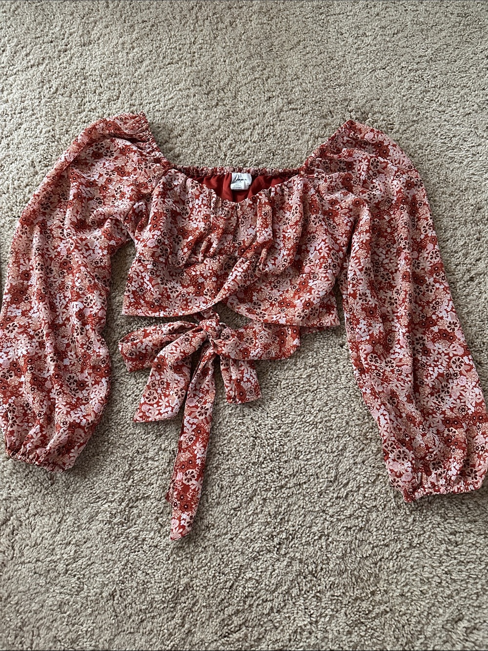 Floral Tie-BackPuff Sleeve Crop Top in Rust Pink SZ: XS